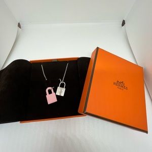 Hermes O’Kelly PM pendant rose Sakura necklace